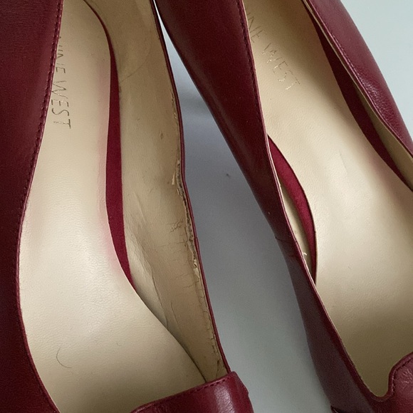 Nine West Muted Red Heels with Gold Plated Buckle Size 9.5 - Picture 6 of 9